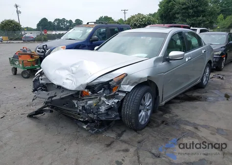 2011 Honda Accord 3.5 Ex-L z USA, uszkodzony, nr VIN 1HGCP3F88BA009602